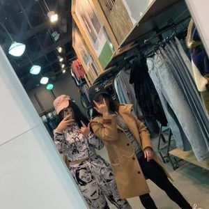 Meet your Posher, Agnes